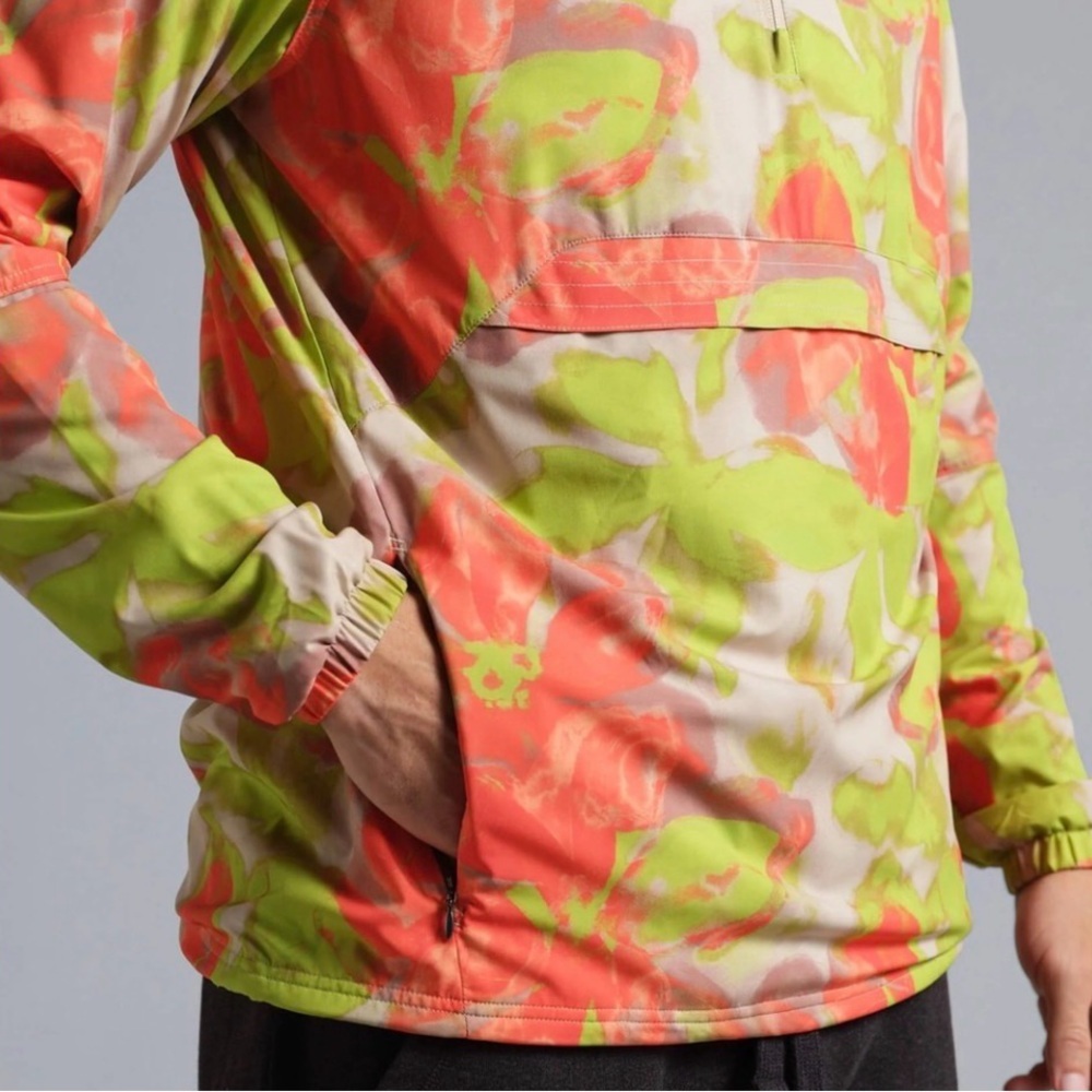 NWT Municipal Sport Utility Anorak Jacket in Wildflower
Hooded Windbreaker Small - Picture 4 of 7